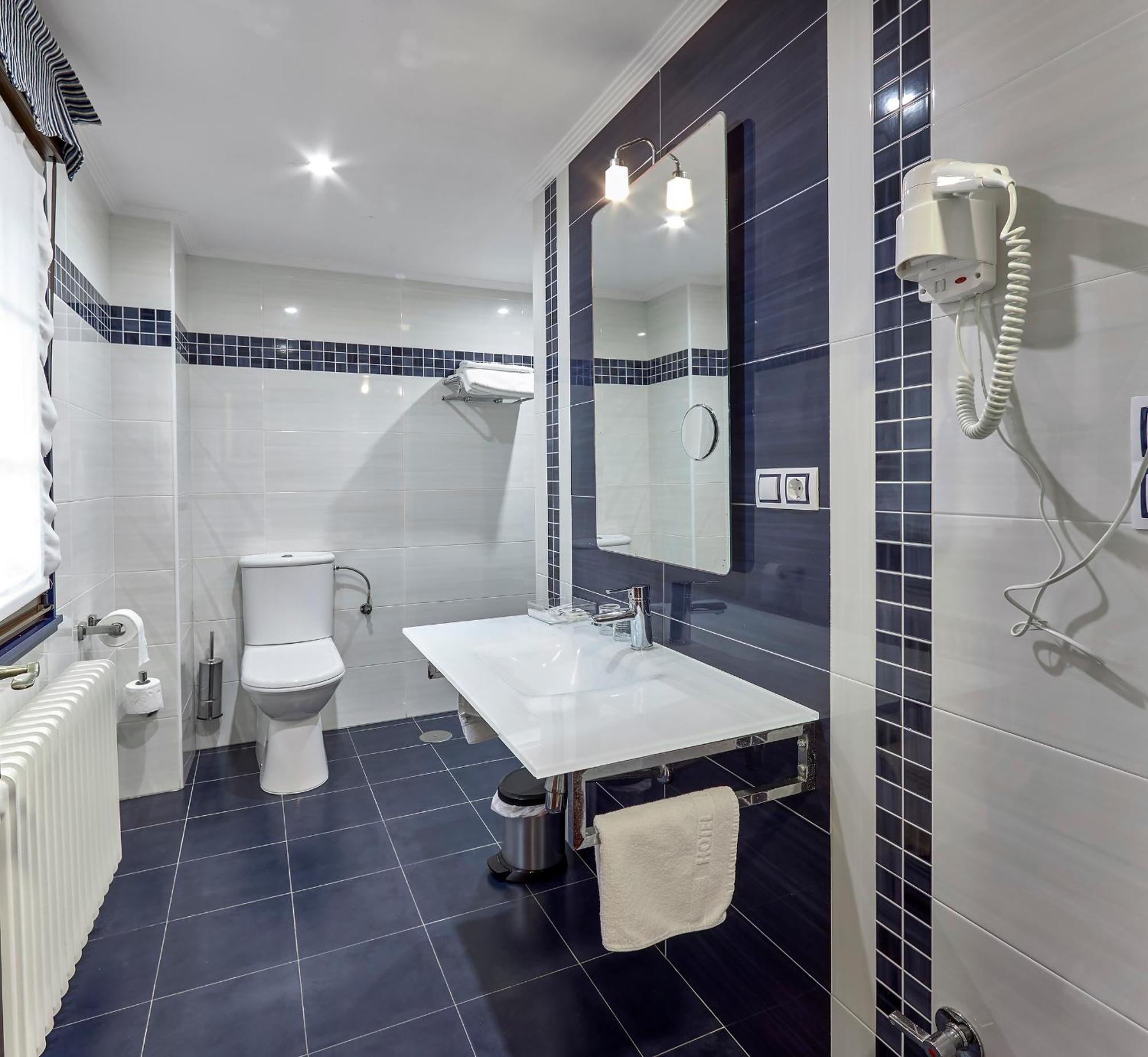 Hotel Rico Luarca Ngoại thất bức ảnh
